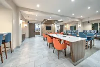 Holiday Inn Express & Suites DALLAS W - I-30 COCKRELL HILL by IHG