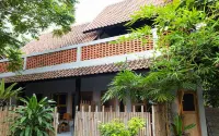 Pondok Cowet Batu Karas Hotels in Cimerak