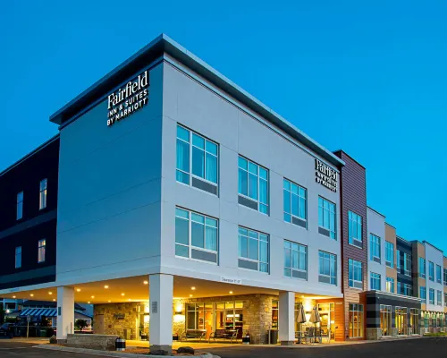 Fairfield Inn & Suites Duluth Waterfront Hotels in Duluth