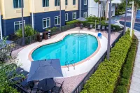 Fairfield Inn & Suites Naples - Pools