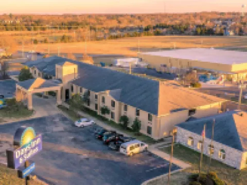 Days Inn & Suites by Wyndham Cuba Hotels in Cuba