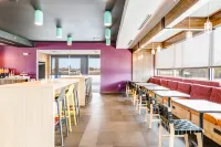 Tru by Hilton Midland - breakfast