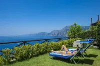 Villa Il Frantoio and Lilmar - parking