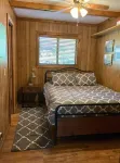 Cozy Creek Cabin: 1-Bedroom Cabin next to Pipestem Resort