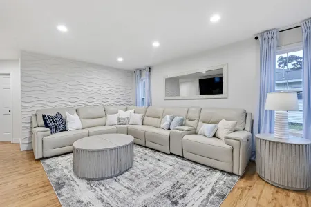 5 ⭐️ Luxury Lake Home Отели в г. Линн Тауншип