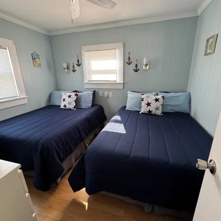 Summer Sea Cottage near beaches and restaurants