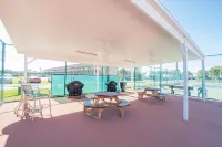 Winter 99/Night / Close to St Augustine /Steps to Beach,Pool,Dock/Beach Supplies Hotels in Crescent Beach