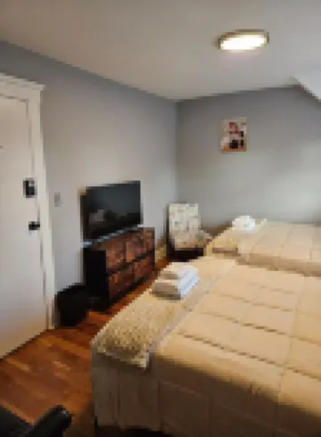 Amazed 3 Bd Hillside House Hotels in Hillside