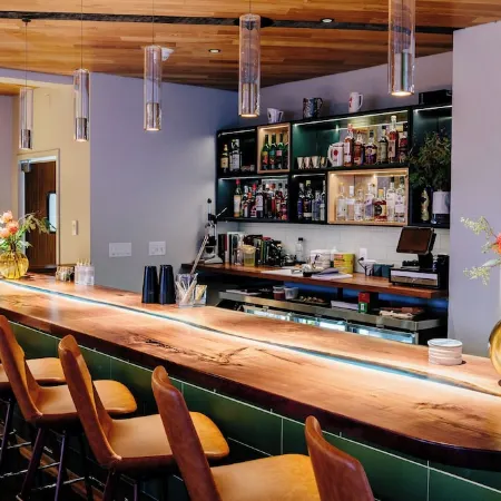 The Saco Suite - Downtown, Dog Friendly, Sleeps 4, Walk to Bars & Restaurants!