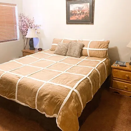 Gorgeous 2BR/2BA with Stunning Views and Great Location
