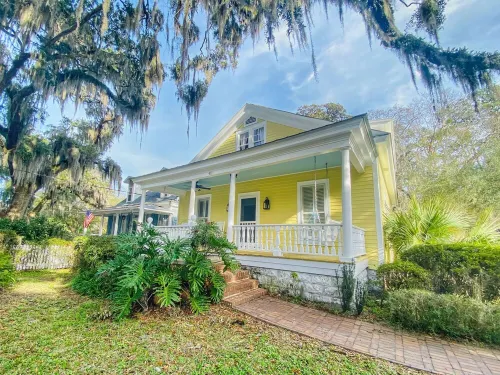 Savannah Slumbers Cottage - circa 1900 FIVE Bedroom on Savannah’s Isle of Hope