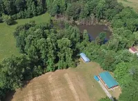 Less than 1 mile from Dale Hollow State Park Marina. Private pond for fishing. Hotels in Cumberland County