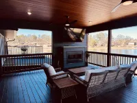 Modern Lakefront Property