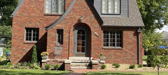 Charming English Tudor Hotels in Pettis County