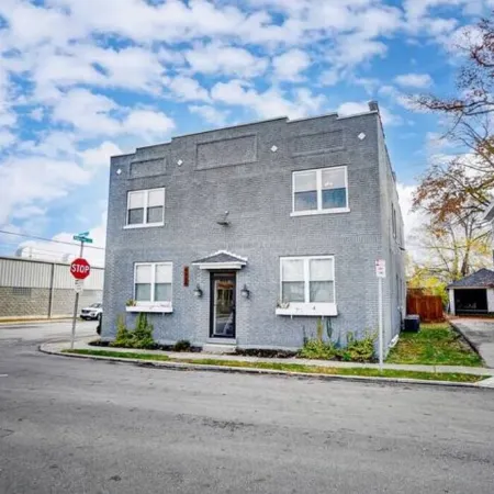 Walkable to Oakley Square-Newly Renovated-King Bed