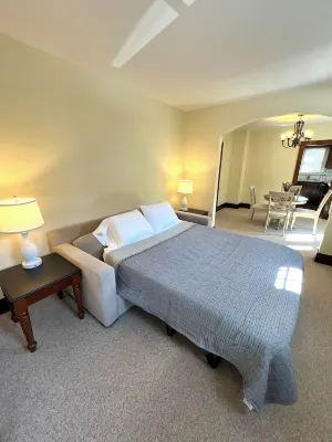 Charming 2-bedroom house in tranquil Plymouth neighborhood