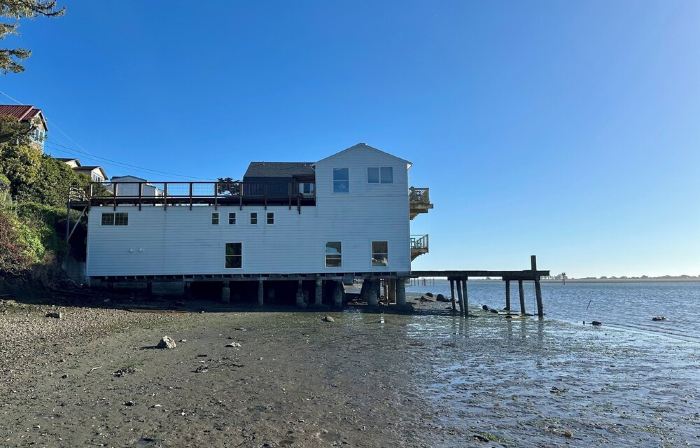 Romantic King Bed Studio ~ STUNNING VIEWS Bodega Bay - Perched over the water!