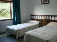 Country house surrounded by beautiful countryside, with a large pool WIFI FREE - فلل