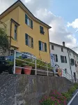 "Lemon Tree House" Home with Bike Storage