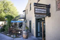 Apartment in the Heart of Downtown above an amazing Brewery!