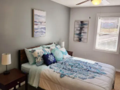 Charming 3 bedroom home on the New River ニュー・リバーのホテル