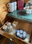 Amish built Honey Bear Cabin/jacuzzi tub,&loftbed