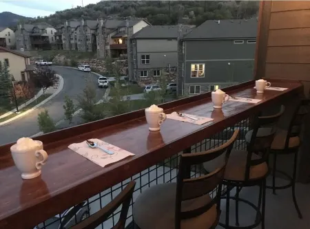 Beautiful Top Floor Park City Condo