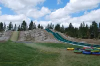 Reimagine your vacation @ this Charming Pet Friendly Sunriver home that sleeps 8