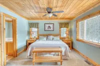 5Br House Sleeps 14-Ski 25 Mins, Grill, Firepit , Pets, Near Glacier Park! A+ Hotels near Glacier Park International Airport