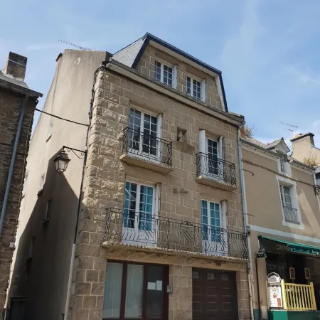Apt T3 with garage, street of the port, Cancale, 50 m sea and harbor of Houle