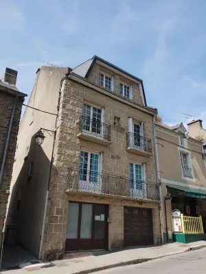 Apt T3 with garage, street of the port, Cancale, 50 m sea and harbor of Houle