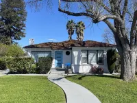 A Gem! Executive Brand New Entire House close to Westfield & Apple Campus 윈체스터 미스터리 하우스 주변 호텔