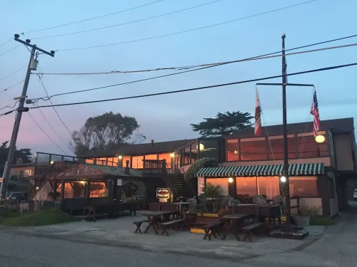 The Ebb Tide Beach Bungalow Hotels in El Granada