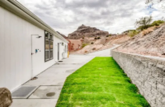 !!!NEW HOME AMAZING RIVER VIEWS!!!EXPERIENCED HOST PRIVATE BEACH & LAUNCH RAMP