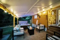 Black Mtn Cottage w/ hot tub + dog friendly - 20 min to Asheville