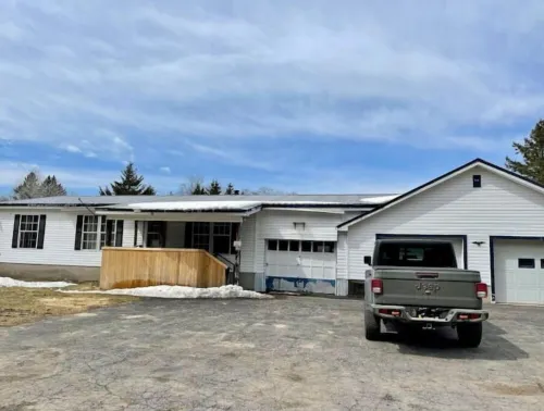 Woof pack shack #1 Hotels in Lewis County