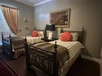 We are back! Two bedroom apt on 3.2 acre private estate. Only 3 min to Main St.