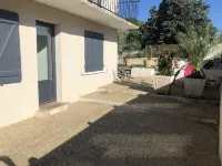 Lavender 2-Room Apartment in Villa 7km from les Concluses de Lussan