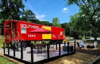 ♥ Sleep in the woods, wake to the birds - Hot tub,  King bed,  PRIVACY!