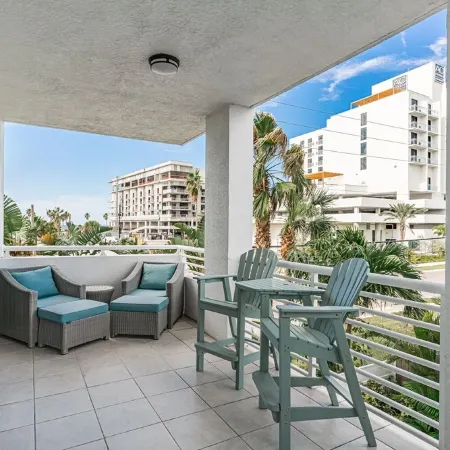 BEAUTIFUL WATERFRONT 3BD/3BA CONDO IN THE HEART OF CLEARWATER BEACH