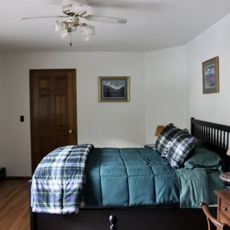Spacious home in the Heart of 46 High Peaks on The AuSable River - 8-12 Guests