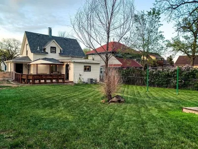 Historical Downtown Cottage with Hot Tub Hotels near South Dakota School of Mines & Technology