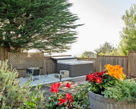 Luxury Spa Retreat Guest House with Ocean View Hotels in Moss Beach