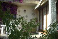 GROUND FLOOR OF VILLA facing the tip of Giens