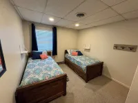 Beach Front condo. Private parking. Steps to the beach.