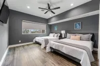 15 Min From Downtown Spacious Luxury Home 노스 휴스턴 호텔