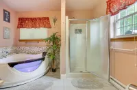 Cozy 4-bedroom house in enchanting Bushkill with private hot tub & game room