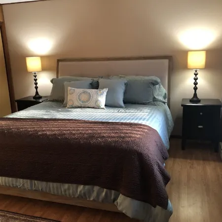 HomerHouse907 Family Friendly-5BR, 3BA, close to town. Huge yard, great stay!