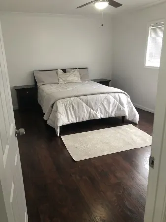 Beautifully furnished 1 Bedroom McLean Condo near Tysons corner