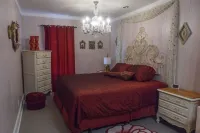 The Royal Suite at The Hatter Cafe and Country InnBreakfast included